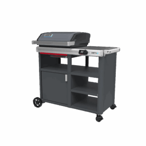 Grill elettrico Weber Verve Smart grigio con armadio e ripiani.
