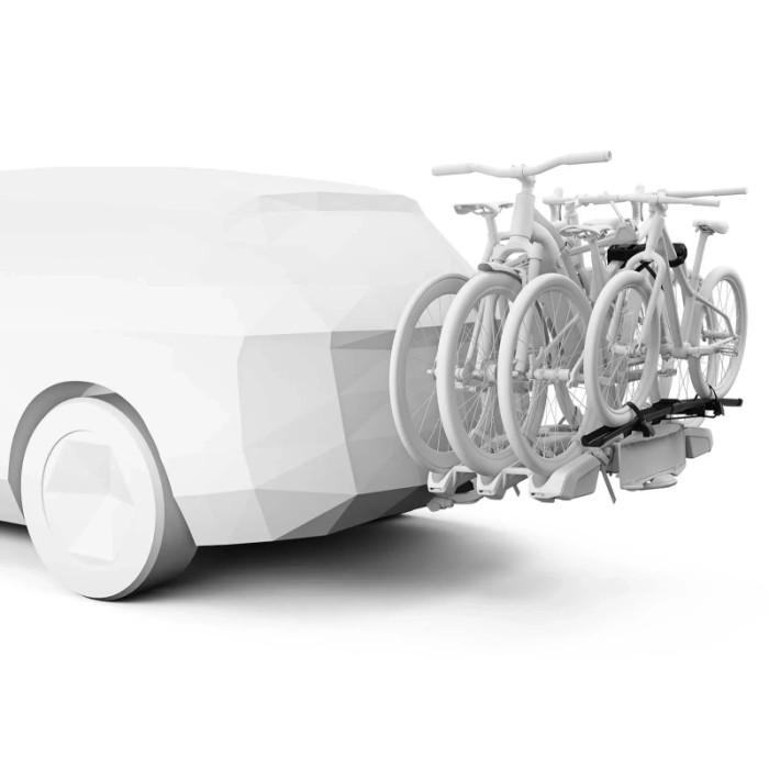 t.b.t. portabici da gancio traino montato su auto con tre biciclette.