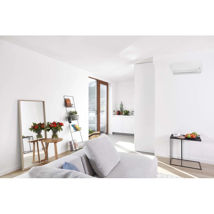 Climatizzatore t.b.t. in un moderno soggiorno.