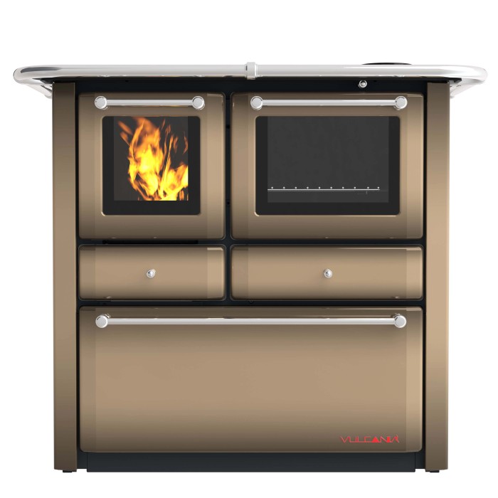 Stufa a legna t.b.t. in oro-marrone con vetro e forno.
