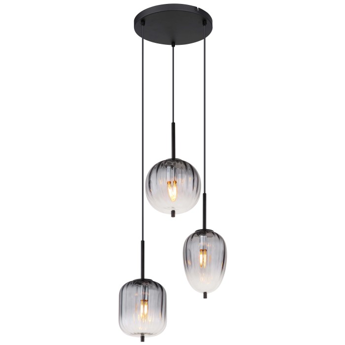 Lampada a sospensione moderna con tre paralumi in vetro grigio, ideale come lampada a sospensione.