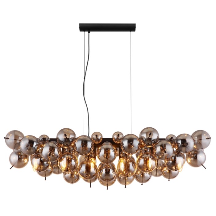 Moderna lampada a sospensione con molte sfere di vetro color ambra come elemento decorativo.