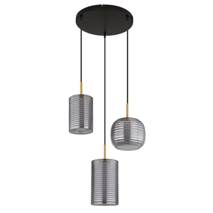 Lampada a sospensione moderna con tre paralumi in vetro grigio a forma di cilindro e sfera.