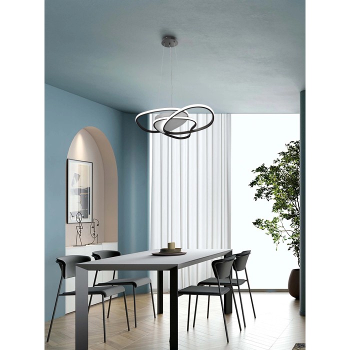 Moderna lampada a sospensione t.b.t., forma astratta, ideale per sala da pranzo. Sospensioni.