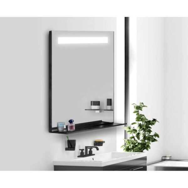 Specchio da parete t.b.t. con illuminazione e mensola in bagno.