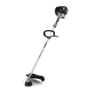 Decespugliatore t.b.t. per lavori di giardinaggio.