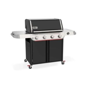 Barbecue a gas nero t.b.t. con elementi in acciaio inox e mobile base chiuso.