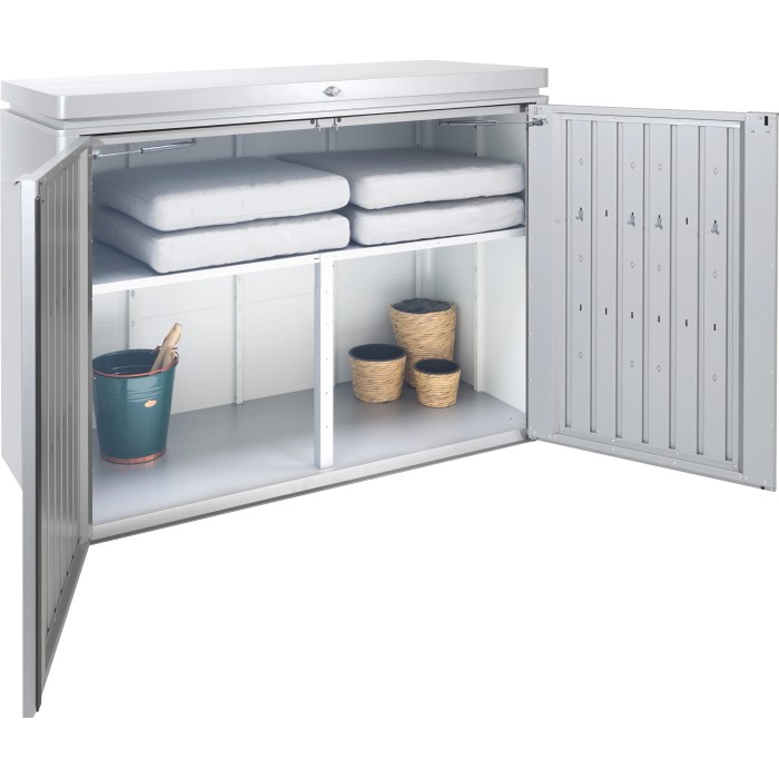 Ripiano intermedio Biohort per HighBoard 160, regolabile in altezza a 9 vie, per riporre attrezzi da giardino in modo flessibile.
