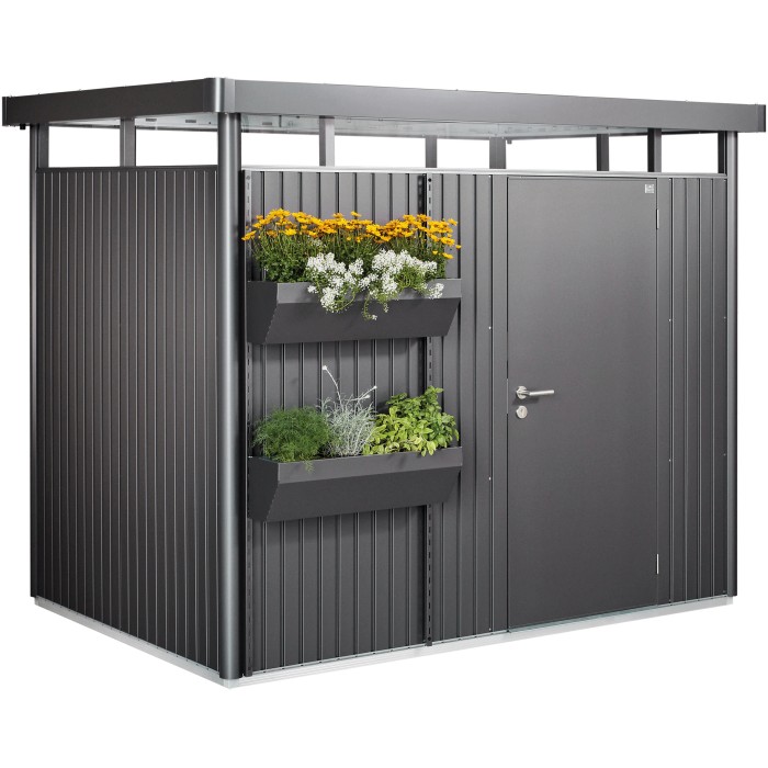 Biohort FloraBoard in grigio scuro metallizzato sulla casetta da giardino con due fioriere piantate.