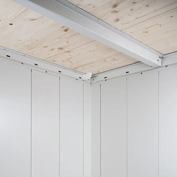 Vista interna del capanno da giardino Biohort Neo 1B: soffitto in legno e pareti in metallo argentato.