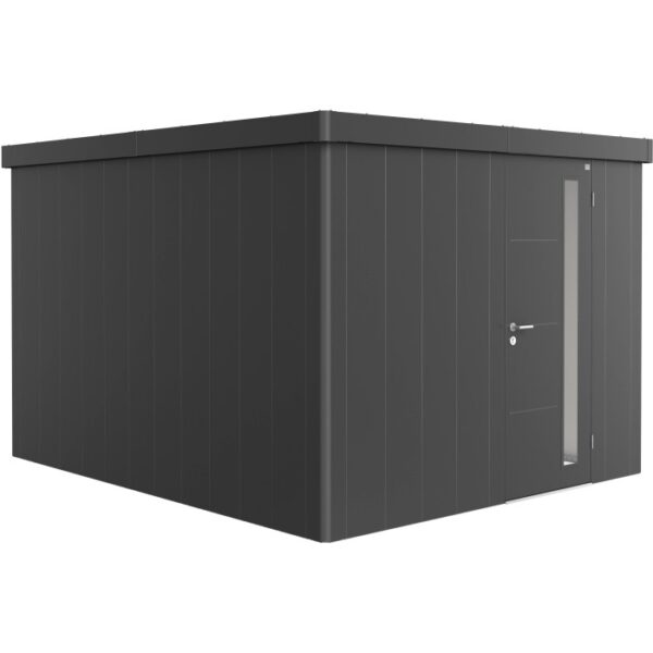 Moderno capanno da giardino Biohort Neo 4C grigio scuro con porta standard e finestra.