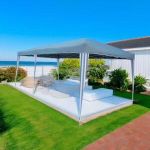 Gazebo Maceio grigio 300x600 cm con pannelli laterali in giardino.