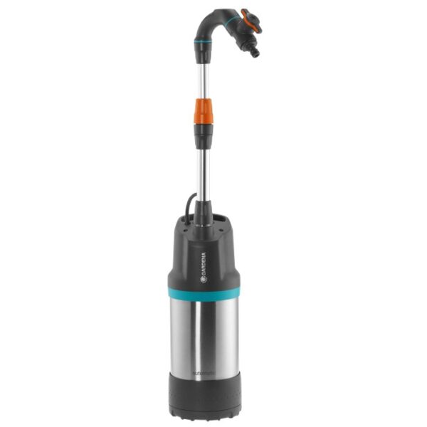 Pompa ad immersione a pressione Gardena con tubo telescopico e raccordo per rubinetto.