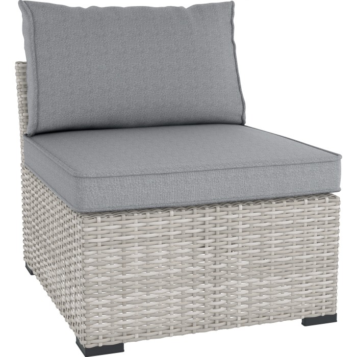 Poltrona del set lounge Wicker grigio Hopevale con cuscini per seduta e schienale.