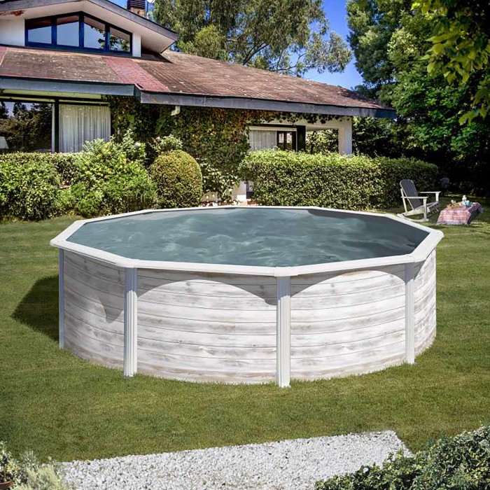 Piscina rotonda Gre Finlandia con look Nordic in Nordic White, Ø 300 cm x 120 cm, in giardino.