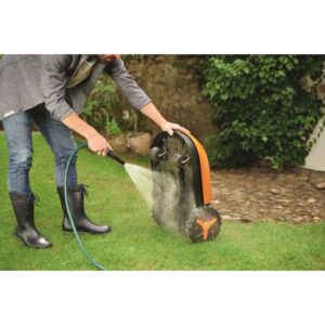 Robot tagliaerba Worx Landroid L1000 pulito con tubo dell'acqua.