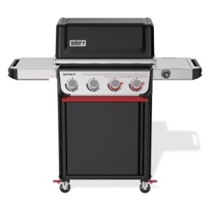 Barbecue a gas nero t.b.t. con tavolini laterali argentati e accenti rossi.