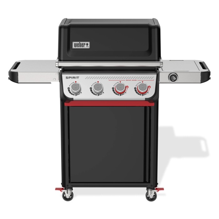 Barbecue a gas nero t.b.t. con tavolini laterali argentati e accenti rossi.
