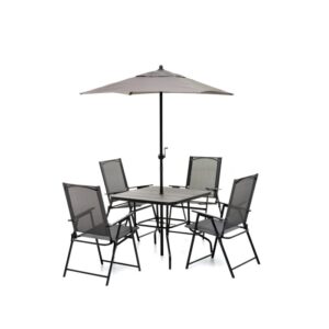 Set mobili da giardino grigio: tavolo, 4 sedie e ombrellone.