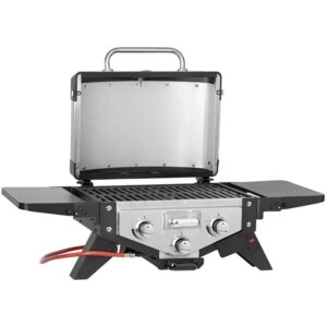 Barbecue a gas compatto t.b.t. con cappa in acciaio inox e ripiani laterali.
