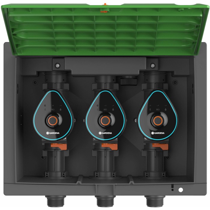 Centralina Gardena con 3 valvole Bluetooth per irrigazione automatica del giardino.