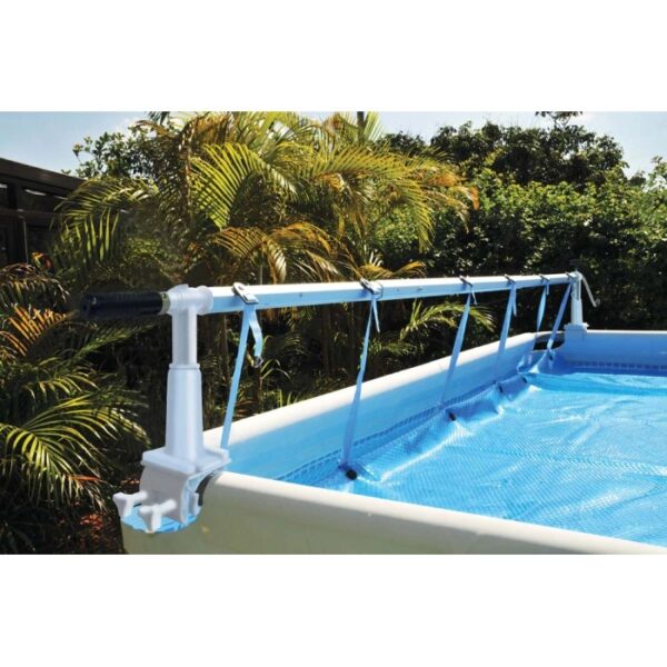 Sistema di avvolgimento per copertura piscina interrata.