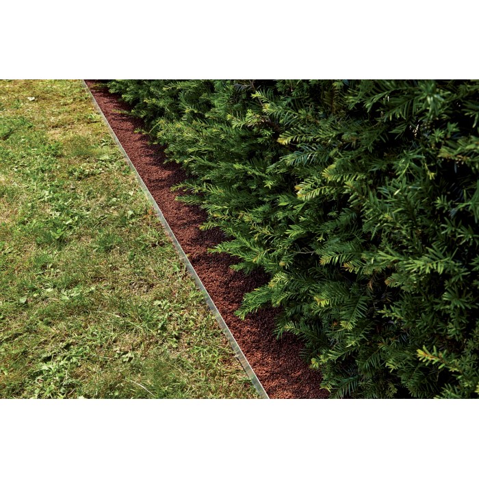 Bordura giardino con prato e aiuola con pacciame, Categoria: Recinzioni da giardino.