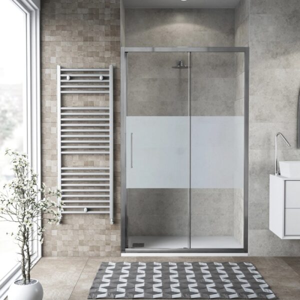t.b.t. porta doccia scorrevole con vetro satinato in bagno moderno.