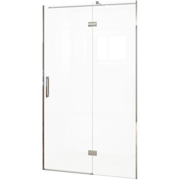 Box doccia t.b.t. con vetro trasparente e accessori argentati.